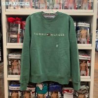 “Tommy Hilfiger ทอมมี่ฮิลฟิเกอร์ทอมมี่เสื้อแขนยาวผู้ชายคอกลมสีเขียวสันทนาการและขนแกะขนแกะ Qiu Dong