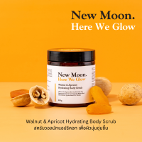 New Moon. Here We Glow Hydrating Body Scrub สครับวอลนัทแอปริคอท สำหรับผิวแห้งผิวขาดน้ำ