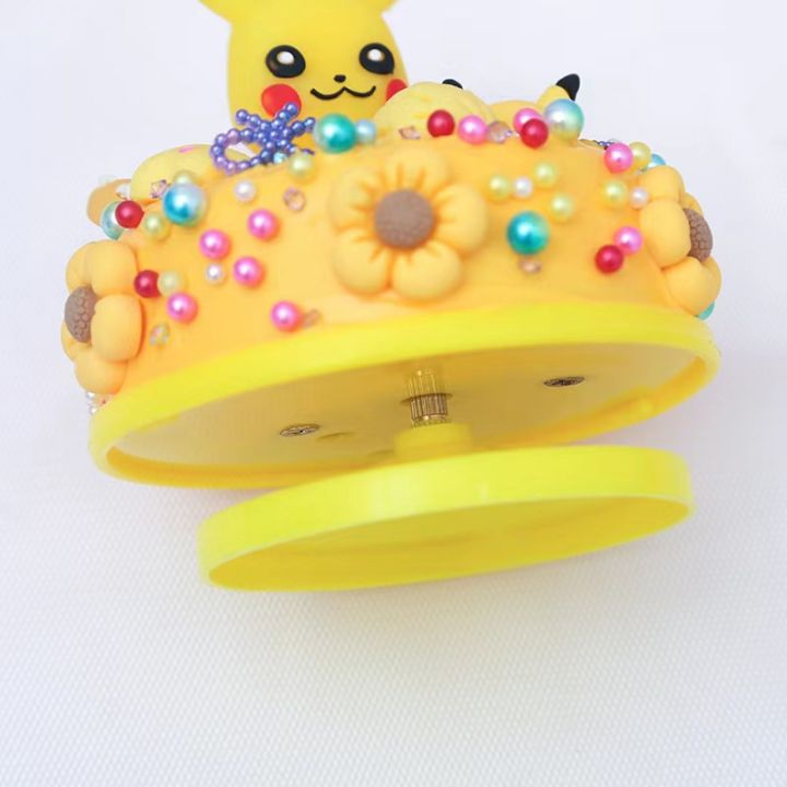 ewyn-cake-music-box-กล่องดนตรีแฮนด์เมด-ครีมหมากฝรั่ง-diy-หมุนกล่องดนตรี-ทำด้วยมือ-กระเป๋าวัสดุ-ของขวัญสำหรับเด็ก