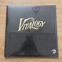 แผ่นเสียง Pearl jam– Vitalogy ,2 x Vinyl, LP, Album, Remastered, 180 Gram, gold foil stamp แผ่นมือหนึ่ง ซีล