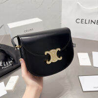 Original C + Teen Besace กระเป๋าอานม้าสัญลักษณ์พลอยเทียมหรูกระเป๋ารูปหอยกระโหลก Crossbody ขนาด Bag18 * 14ซม.