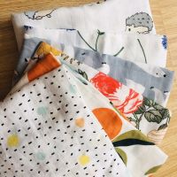 70 ไม้ไผ่ + ผ้าฝ้าย30 มัสลิน Swaddles Wrap Burpy ผ้าขนหนู Scraf Bibs Muslin ผ้าห่มเด็กทารกแรกเกิดผ้าอ้อม Pielucha 60*60ซม.