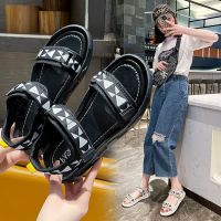 Black and white case small sweet wind sandals women 2023 summer new thick bottom Velcro web celebrity leisure Roman sandals women