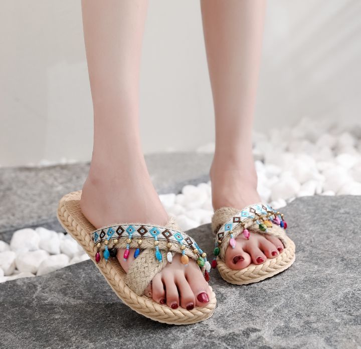 new-imitation-straw-tourism-female-flat-heel-sandals-outside-hemp-drag-beach-fashion-wedges-slippers-at-the-end-of-a-word
