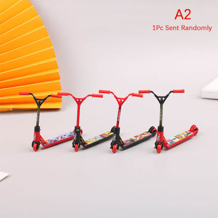 Qcici Finger Skateboards Mini Skate Finger Scooter Fingertip Bikes