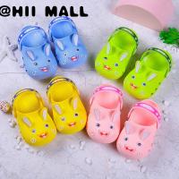 HII MALL รองเท้าเด็กผู้หญิงรองเท้าแตะ Childrens sandals for boys and girls 1-3 years old childrens non-slip toddler shoes baby soft bottom hole shoes