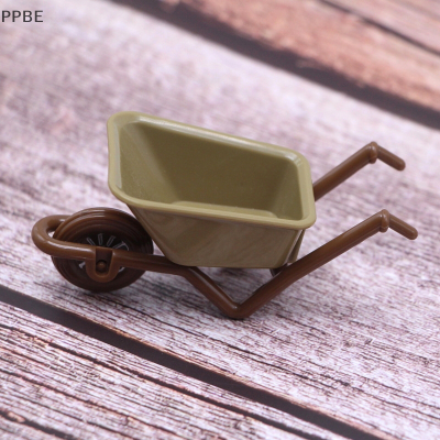 PPBE 1PC 1:12ตุ๊กตาขนาดเล็กรถเข็นมินิรถพ่วงฟาร์มเครื่องมือรุ่น Garden Furniture Decor Toy