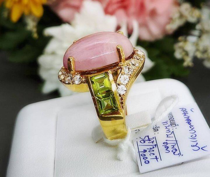 แหวนพลอยแท้-ทับทิมแอฟริกา-สี-pink-rose-ล้อม-white-topaz-พลอยขาว-ประดับ-peridot-ด้านข้าง-เรือนเงิน-925-ชุบทอง-24-เค-ไซต์-56