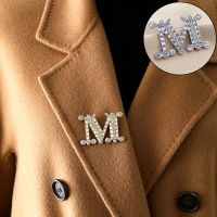 1PC Fashion Cute Letter M Brooch Pin For Women Men Suit Collar Lapel Pin Wedding Party Jewelry Gift