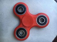 Spinner ของเล่น Finger Gyro Hand Spinner สามเหลี่ยมปลายนิ้วของเล่น Reliever ความเครียดเกลียวของขวัญของเล่นสำหรับ Austim และ ADHD เด็กผู้ใหญ่