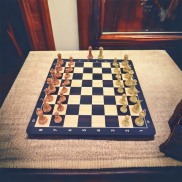 Bộ cờ vua quốc tế Staunton chess set cao cấp chất liệu nhựa giả gỗ sang