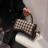 Retro Bag 2022 New Fashion Shoulder Crossbody Bag Autumn and Winter Small Square Bag Purses and Handbags Luxury Designer