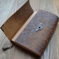Embossed Pattern Soft Leather Travel Notebook with lock Key Diary Notepad Kraft Paper for Business Sketching Writing