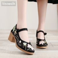 Veowalk รองเท้าผ้าฝ้ายซาตินรองเท้าส้นตึกสูงสำหรับผู้หญิง6ซม. สไตล์จีนชุดปักลำลองสวมใส่สบายเทรนด์