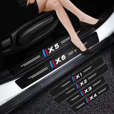 [Hot K] 5PCS สำหรับ BMW X1 F48 X2 F39 X3 F25 X4 F26 X5 E70 F15 G05 X6 E71 X7 G07รถคาร์บอนไฟเบอร์ประตูเกณฑ์สติกเกอร์ลำตัวอุปกรณ์เสริม