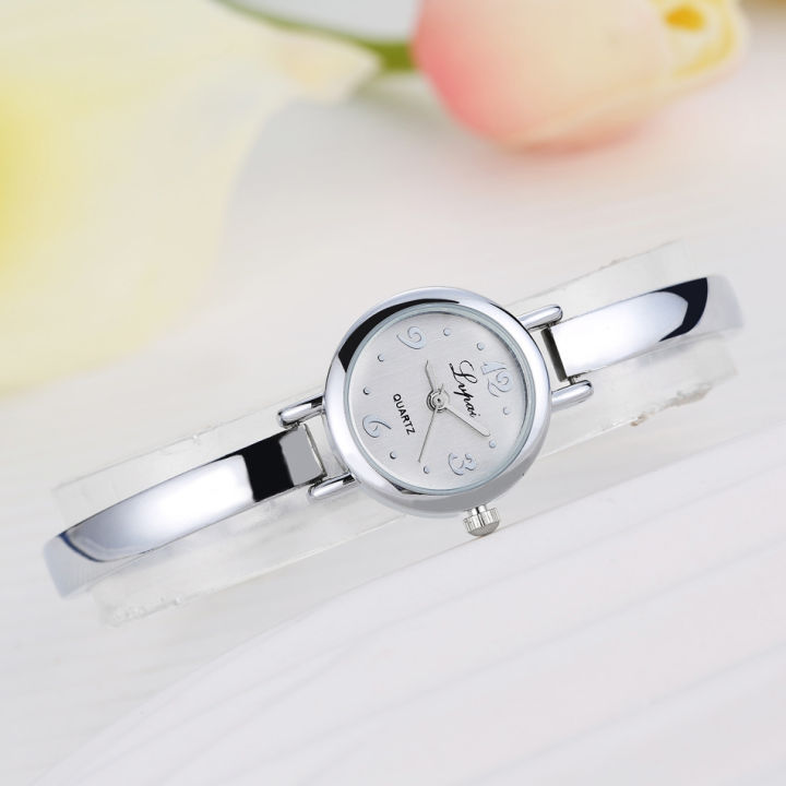 นาฬิกาแฟชั่นนาฬิกาหรูหราสายรัดเหล็กนาฬิกาข้อมือมียี่ห้อนาฬิกาข้อมือผู้หญิงแฟชั่นใหม่
