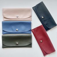 [Pocket world] คลิปเงิน Dompet Koin กระเป๋าใส่เงินหนังแท้สตรีเนื้อนิ่มกระดุมใหญ่กระเป๋าใส่บัตรหนังวัวหรูหราแฟชั่นใหม่ขายส่ง