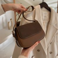 [COD] version of the semi-circular saddle bag womens autumn and winter new ins simple retro temperament matte shoulder Messenger