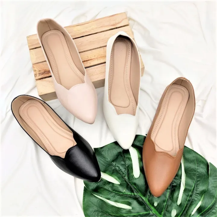 pointed doll shoes