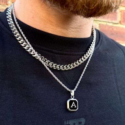 【CW】Stylish Square A-Z Initial Letters Necklaces for Men Stainless Steel Geometric Pendant with Box Rope Chain Collar Gift Jewelry