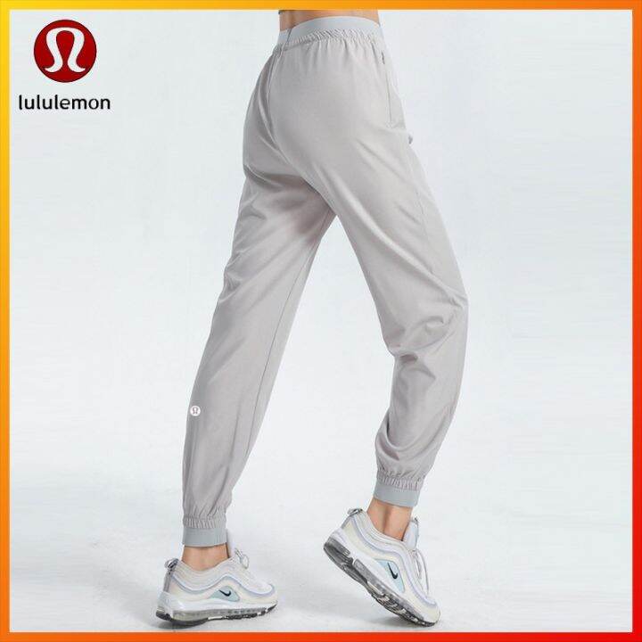 Lululemon yoga pants are loose and comfortable running pants with