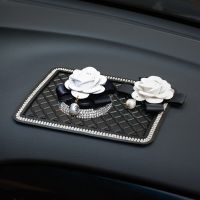 Creative Camellia Flower Car Ornaments Diamond Crystal Air Freshener Auto Dashboard Interior Decoration Car Perfume Sticker