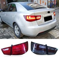 ไฟเบรคย้อนกลับสัญญาณเลี้ยวไฟท้าย LED สำหรับ Kia Forte/cerato 2009 2010 2011 2012 2013