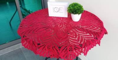 ผ้าปูโต๊ะสีแดงถักโครเชต์  ขนาด  29-30  นิ้ว สินค้าพร้อมจัดส่งค่ะ