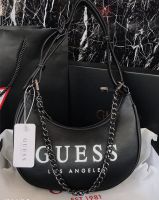 กระเป๋าสะพาย สะพายไหล่ ถือหิ้ว เกสส์/Guess ขนาด ฐานโค้ง7.5" ตัวกระเป๋ากว้าง 9”