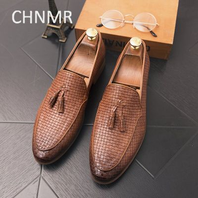 รองเท้า CHNMR-S สำหรับผู้ชายสไตล์อังกฤษแบบสวมแนวโน้มผลิตภัณฑ์หนังแฟชั่นใส่สบายปลายแหลมใหม่ไซส์ใหญ่