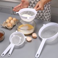 Plastic Fine Mesh Scoop Strainer Colander Flour Sieve With Handle Juice Tea Strainer Kitchen Accessories Handheld Screen Meshes Colanders Food Straine