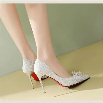 Cute deals white pumps