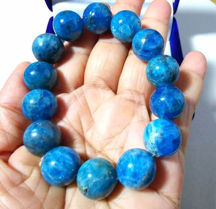 สร้อยข้อมือหินอะพาไทด์-apatie-ขนาด-14-มม-อะพาไทต์-blue-apatite-หินสีฟ้า-เสริมชัยชนะ-เสริมความโดดเด่น-หินแห่งแรงบันดาลใจ