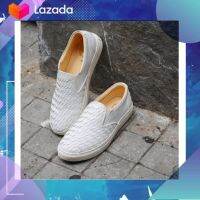 ? Woven Silp-On Winter White  Slip-On (W449) รองเท้า สลิปออน หนังแท้ 100% สีขาว สานด้วยมือ สวมใส่ง่าย นิ่มเบา ใส่สบาย ไม่ซ้ำใคร ดีไซน์คลาสสิคคุณภาพสูง