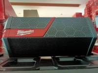 Milwaukee M12-18JSSP-0 ลำโพงบูธ 12V 18V Bluetooth Jobsite Speaker