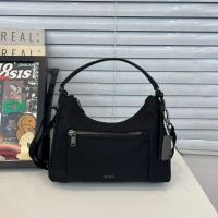 ☍♗ TUMI / Tuming 196610 กระเป๋า Messenger ผู้หญิง Voyageur series crescent bag 17cmx28.5cmx7.5