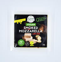 Swees Smoked Mozzarella with Chili 150g ชีสวีแกน (Plant Based / Vegan) Cheese - Made from certified organic soy ทำจากถั่วเหลืองออร์แกนิก ราคารวมจัดส่งแบบแช่เย็น  price including refrigerated delivery