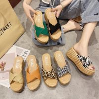 Womens Outdoor Wedge Slippers 2023 Summer New Korean Style Leopard Print Muffin Slippers Platform Beach Slippers