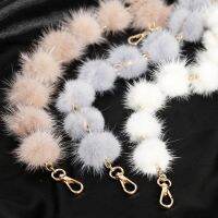 สายคล้องกระเป๋าขนมิงค์แท้ Pompom กระเป๋าถือไหล่สำหรับผู้หญิงกระเป๋าเข็มขัดเสน่ห์เครื่องประดับฤดูหนาว R35