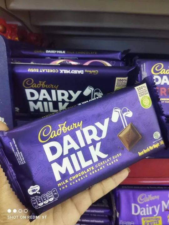 CADBURY DAIRY MILK CHOCOLATE,160 GRAMS the classic creamy tastes