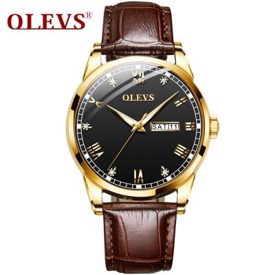 OLEVS นาฬิกากันน้ำสำหรับผู้ชายหนัง 24 ชั่วโมงวันที่นาฬิกาควอทซ์ชาย Rhinestone นาฬิกากีฬาสมาร์ทวอท์ชสำหรับชาย