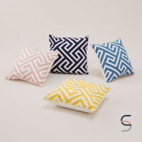 SARABARN Criss-Cross Cushion Cover | ปลอกหมอนอิง ลายไขว้