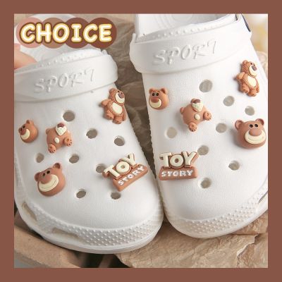 แฟชั่น Crocs Jibbitz การ์ตูนน่ารักสร้างสรรค์ลายหมีสตรอเบอร์รี่ DIY รองเท้าหัวเข็มขัด/รองเท้าเสน่ห์ /Crocs ปุ่ม [Coice]