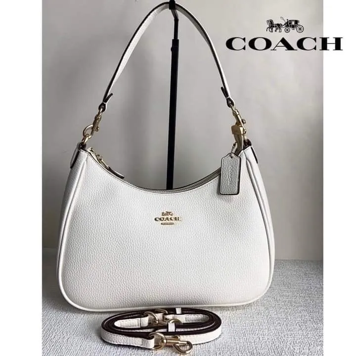 Coach Teri Hobo