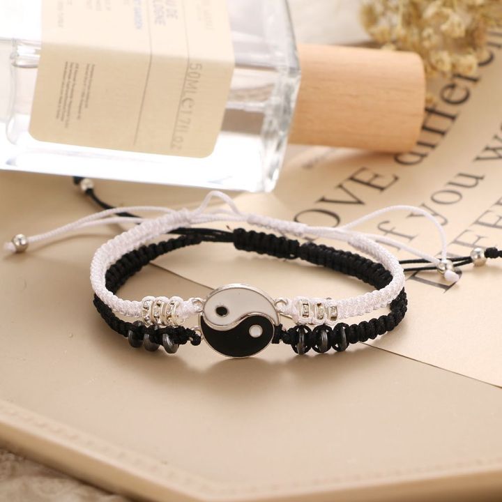 พร้อมส่ง-กำไลข้อมือ-หยินหยาง-เชือกถัก-กำไลถัก-ข้อมือ-สร้อยข้อมือ-สร้อยข้อมือคู่-ข้อมือคู่-ข้อมือขาวดำ-ข้อมือเชือก-ข้อมือถัก-gun