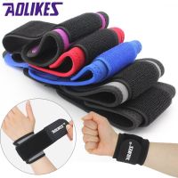 1PCS Adjustable Wrist Support Brace Wristband Men and Women Gym Wrestle Professional Sport Protection Wrist Professional AOLIKES