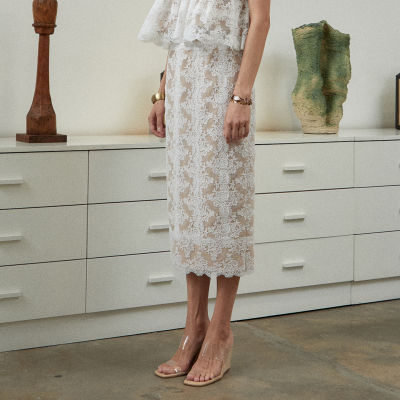 ( พร้อมส่ง ) NEW Perana : กระโปรงลูกไม้ Yoko Skirt  สีขาว Off-White ซับในสีเนื้อ