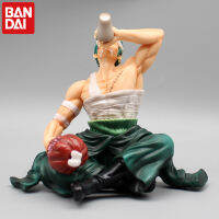 อะนิเมะ One P Iece Gk Roronoa Zoro นั่งเครื่องดื่มกินผ้าพันแผลเนื้อและทำการ์ตูนแอ็คชั่นเครื่องประดับรูปแบบรอบของเล่นสำหรับเด็ก