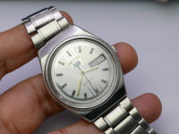 นาฬิกา Vintage มือสองญี่ปุ่น Seiko 5 Five ระบบ Automatic Day Date 6309 6250 ผู้ชาย ทรงกลม กรอบเงิน หน้าขาว หน้าปัด 37มม. สายสแตนเลสใช้งานได้ปกติ สภาพดี ของแท้ ไม่กันน้ำ