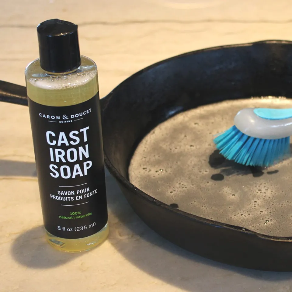 CARON & DOUCET - Ultimate Cast Iron Set: Seasoning Oil, Cleaning Soap &  Restoring Scrub | 100% Plant-Based & Best for Cleaning Care, Washing